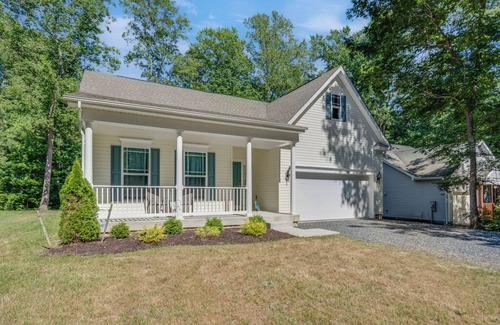 Captain's Cove House | The Shore Shanty - 25 minutes to Chincoteague!