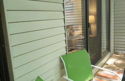 Acme Condo | The Shores Condo W/King Bed Nightly, Weekly or Monthly