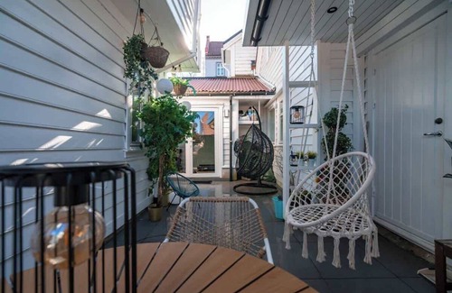 Bergen City Centre House | The Skansen Gym & Garden House - 400m to Bryggen!