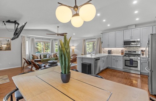 Christmas Valley House | The Slöpe | Cozy Tahoe Escape | Golf Lake Trails Nearby 🏔️❄️