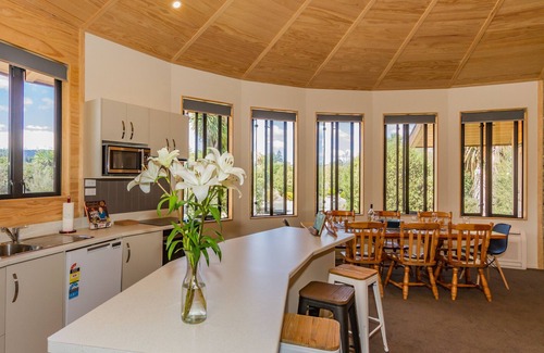 Ohakune Cottage | The Snowglobe - Ohakune Modern Yurt Style Chalet