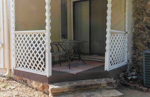 Goodson House | The South East Guest Suite is the soulful, art-filled heart of the House of Joy.