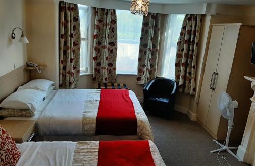 Oxford House | The Sportsview Guest House