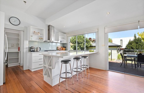 Launceston CBD Cottage | The St.John Cottage - Pet Friendly