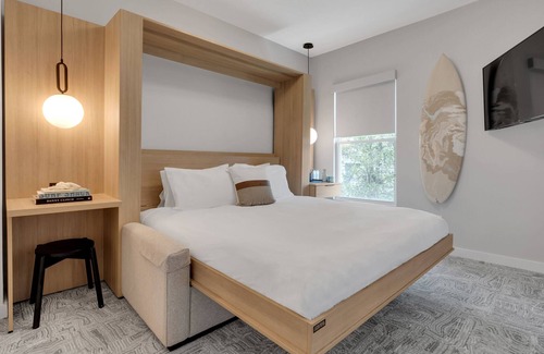 Asbury Park House | The St. Laurent: Full Floor - Sleeps 24