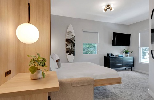 Asbury Park House | The St. Laurent: Full Floor - Sleeps 26