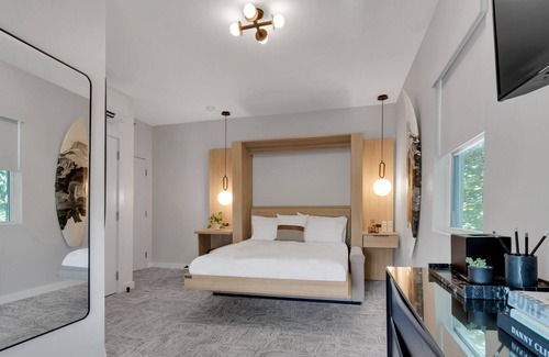 Asbury Park House | The St. Laurent: Full Floor - Sleeps 26