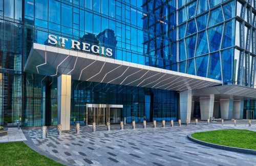 Near East Side Hotel | The St. Regis Chicago