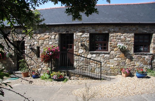 Llanrhidian Higher House | The Stable at Blaen Cedi Farm - New for July 2019