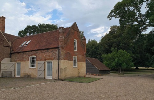 Woolage Green Cottage | The Stable was renovated in 2020 to enhance your stay in the Canterbury area.