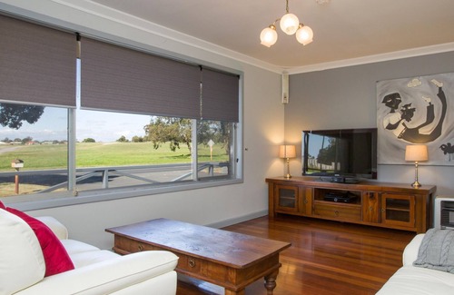 South Bunbury House | The Stables - Home Stay