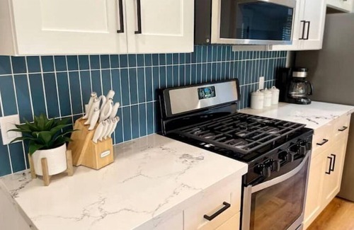 Cottonwood House | The Stay on Main/Modern Cottage/1 mi. to Old Town!