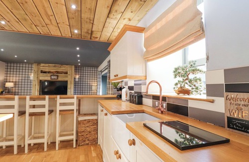 Newbridge Cottage | THE STEADING, pet friendly, luxury holiday cottage in Dumfries