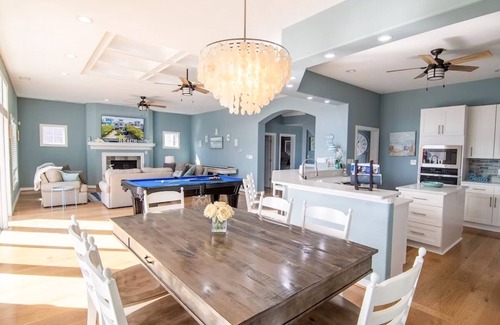 Cape Charles House | The Strand: Free Golf Carts, Paddle Boards, Tennis & Pool, 1 Blk to Beach