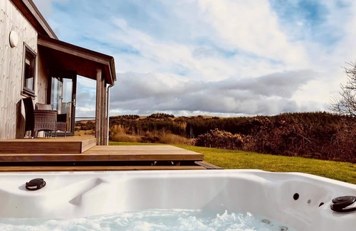 Castle Douglas Ski Chalet | The studio lodge is perfect for couples.