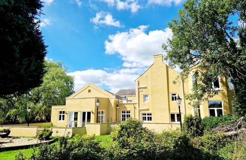 Knott End-on-Sea Cottage | THE STUDIO, pet friendly, with a garden in Garstang