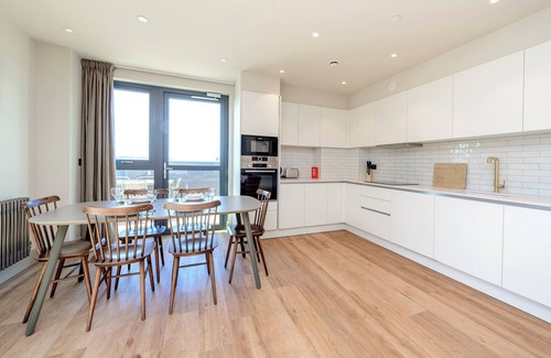 Tottenham Hale Apartment | The Stylish Nest in London