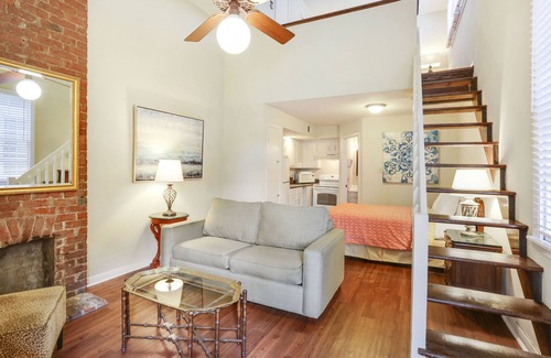Treme Hotel | The Suite Life - 6BR, 4BA, 10 beds, sleeps 20 - Tour Discounts - French Quarter