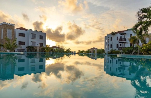 Mtwapa Apartment | The Sultan Palace Beach Retreat Three-Bedroom Apartment