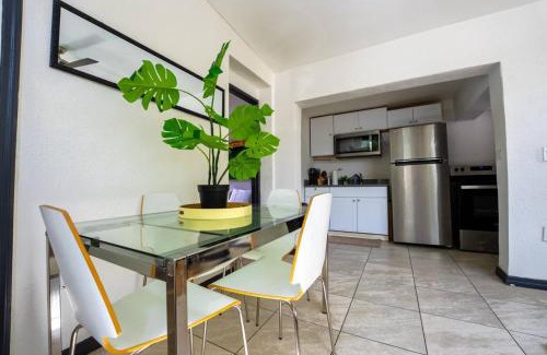 Allapattah House | The Sunny Spot close to airport and MIA