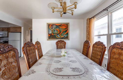 Constable Hook Apartment | The Sunset Suite! 3BR/2BA Near NYC and Airport!