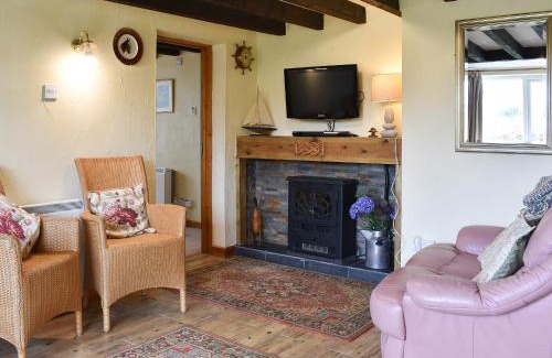 Stenalees House | The Swallows