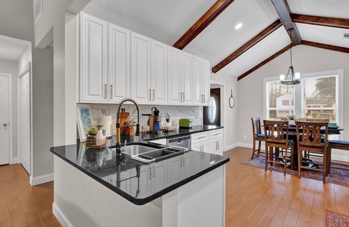 Sugar Hill House | The Sweet Home! Minutes from Mall of GA and Suwannee!