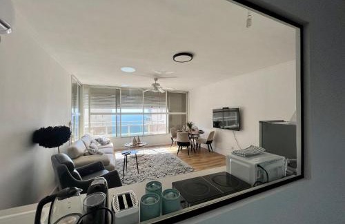 Netanya Apartment | The Symphony of the Breeze