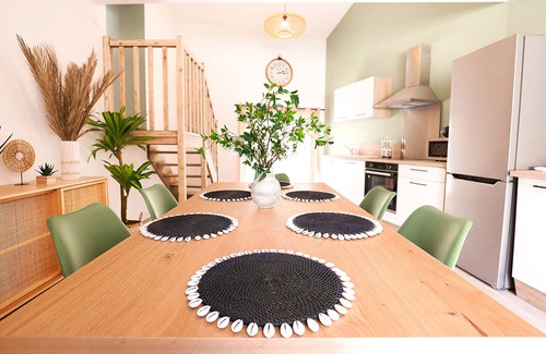 Saint-Paul-Trois-Chateaux Apartment | The Tourmaline Duplex