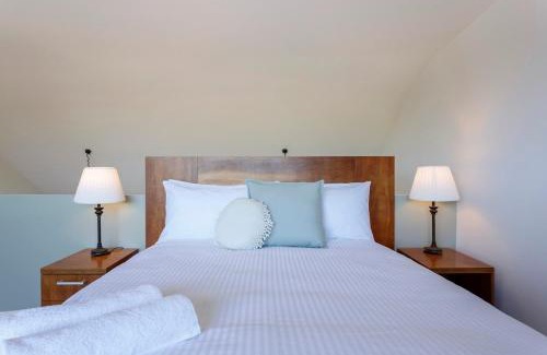 Fremantle Apartment | The Tannery Loft Walk To Beach & Cafes