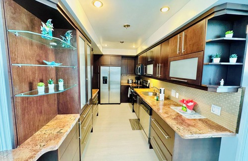 Hollywood South Central Beach Condo | The Tides on Hollywood