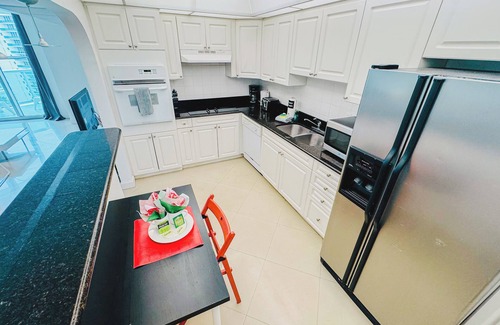 Hollywood South Central Beach Condo | The Tides on Hollywood