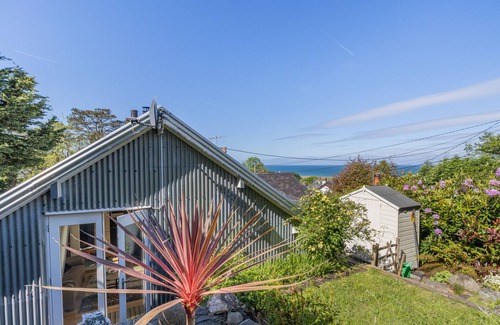 Llwyngwril House | The Tin House - One Bedroom House, Sleeps 2