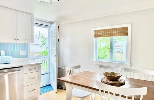 Dennis Port House | The Tinker Bell By The Sea ~ Charming 2-bedroom house in Dennisport w/AC