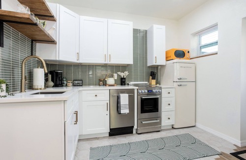 Gulfport Apartment | The Tiny Mockingbird Bungalow! 1 bed/1 bath, min. to St. Pete beaches
