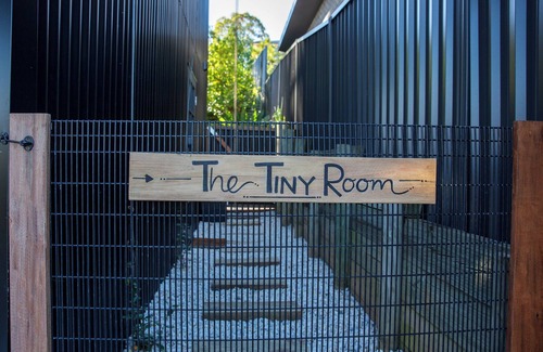 Balmoral Apartment | The Tiny Room on the lake