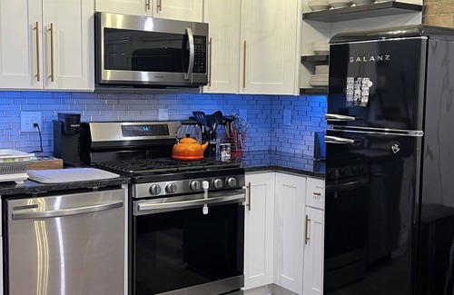 Short North Apartment | The Top of the Stairs: Chic Loft on 3rd Ave
