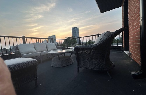 Dovercourt Park Apartment | The Toronto Vibe – Unforgettable