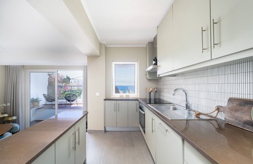 Carvoeiro Ski Chalet | The Townhouse - amazing ocean view!