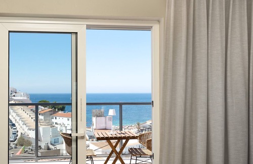Carvoeiro Ski Chalet | The Townhouse - amazing ocean view!