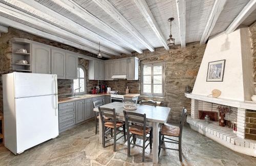 Koundouros Apartment | The Traditional Stone Villa