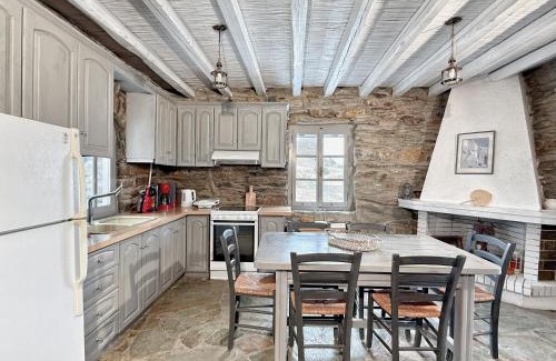 Koundouros Apartment | The Traditional Stone Villa