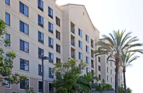 Anaheim Resort Resort | The Ultimate Destination for a Fun-Filled Anaheim Adventure w/Free Breakfast!