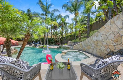 Lakeside House | The Ultimate Escape Pool, Slide, Gym plus Games!