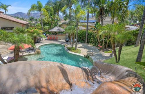 Lakeside House | The Ultimate Escape Pool, Slide, Gym plus Games!