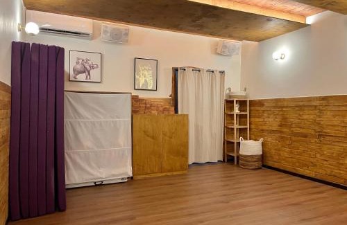 Tel Aviv Hotel | The Urban Chalet Inn
