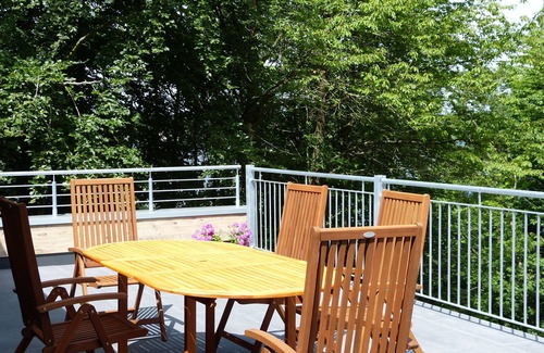 Ratzeburg Apartment | The vacation apartment with large roof terrace is located in the forest on Ratzeburger Küchensee