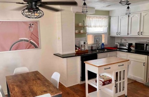 Leetsdale House | The Victory - Modern and Cozy Home in Leetsdale, PA