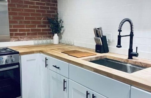 Vineyard Haven House | The Vienyard Haven Hideaway Apt