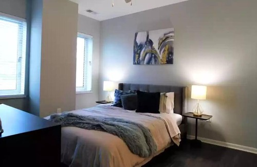 Midtown - Westport Apartment | The view - 2 bedroom 2 bath exclusive Loft in DTKC